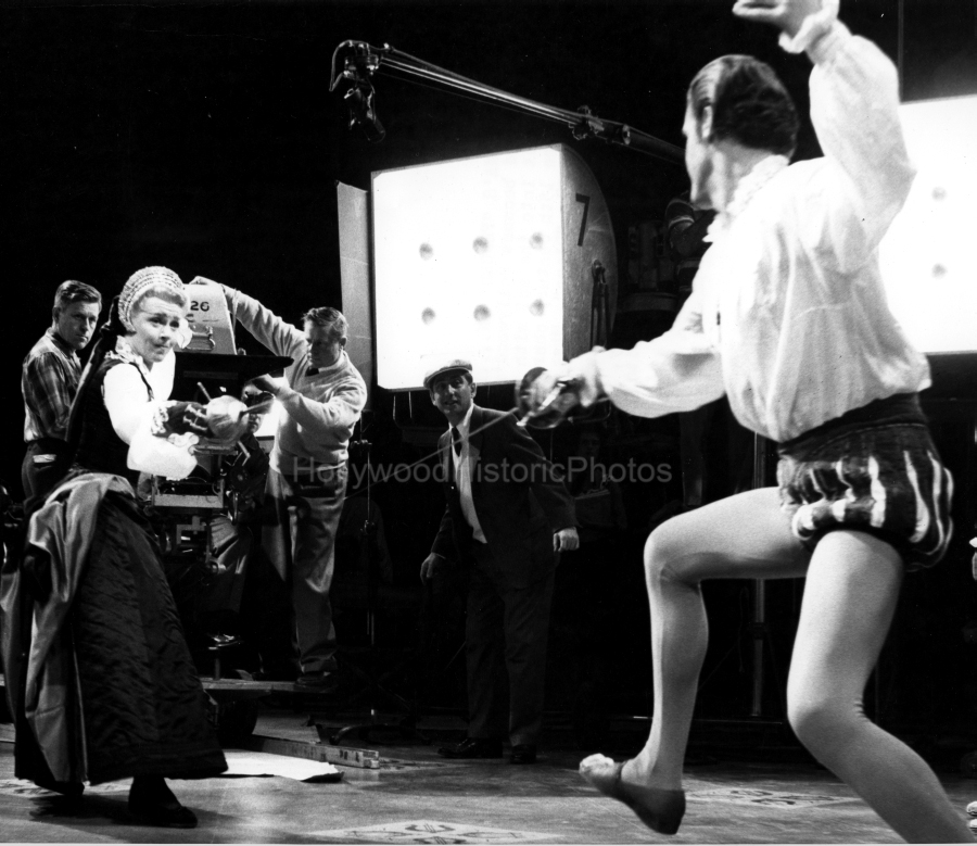 Lana Turner 1956 Diane de Poitiers with Roger Moore wm.jpg